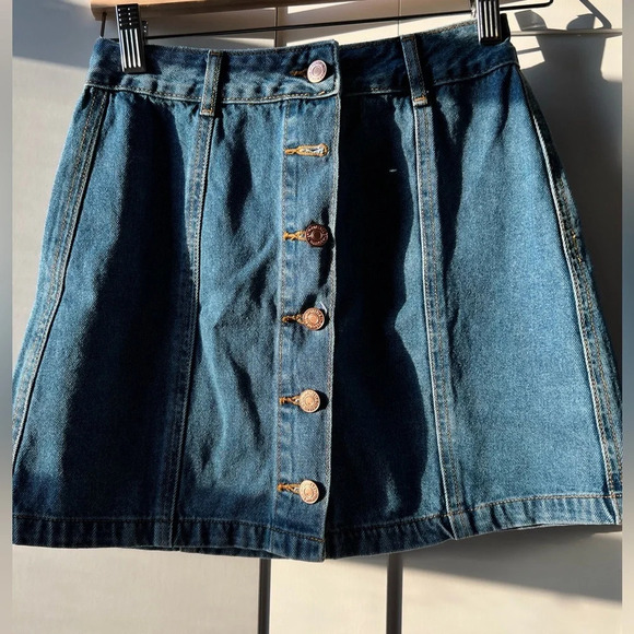 Forever 21 Denim Mini Skirt Size XS - Picture 1 of 5